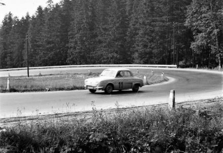 Andrzej Czerwoniec i Andrzej Kołodziejczak – Renault Dauphine.